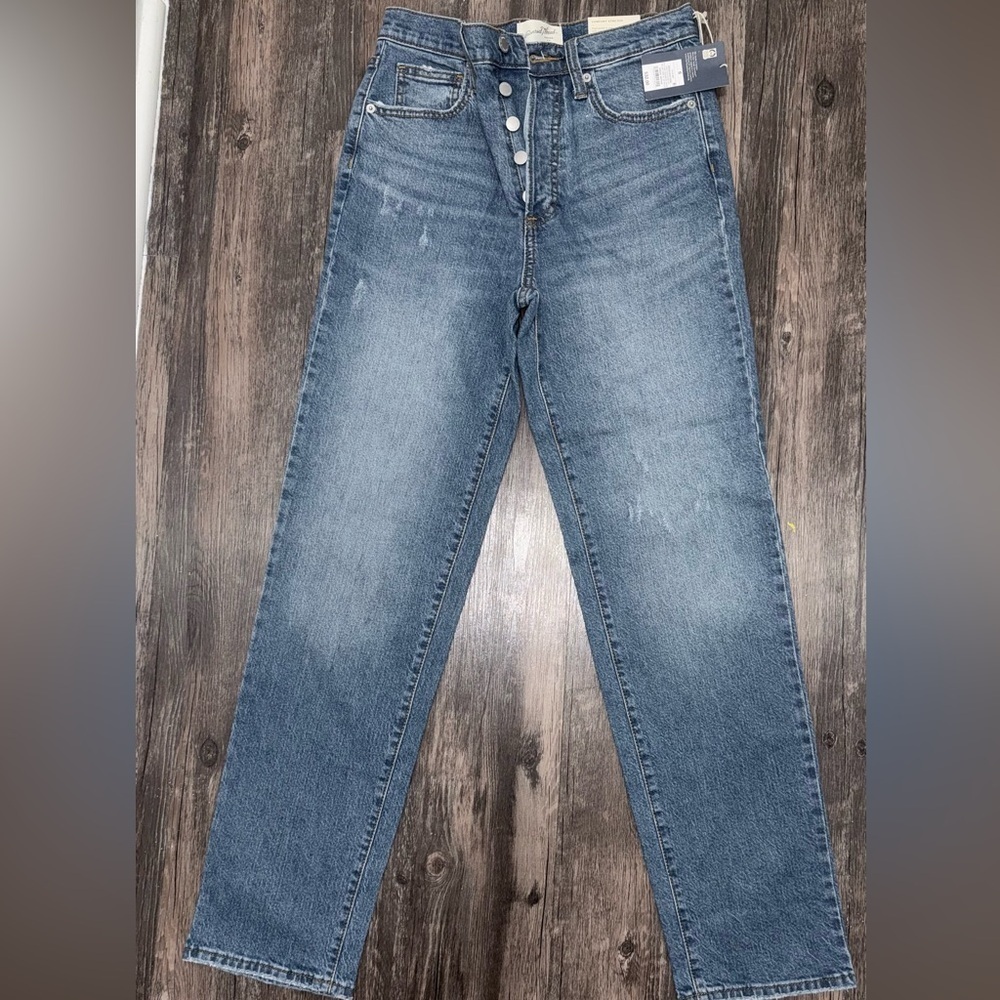 Universal Thread Women's Straight Leg Jeans in Blue